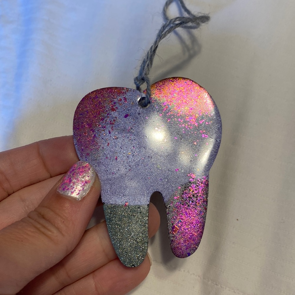 Handmade resin tooth